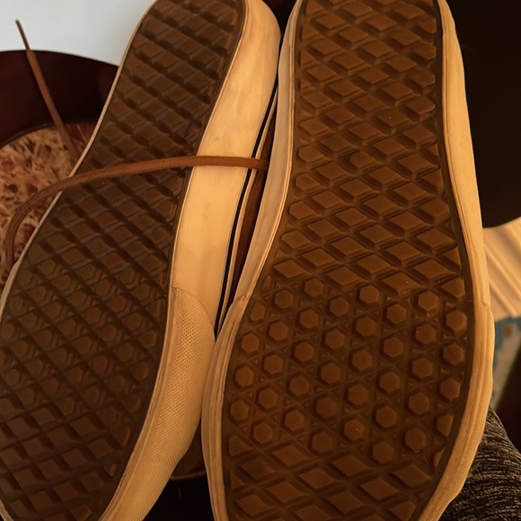 Pre-owned Vans suede brown high top size men 7. Great condition use once. - Picture 6 of 8